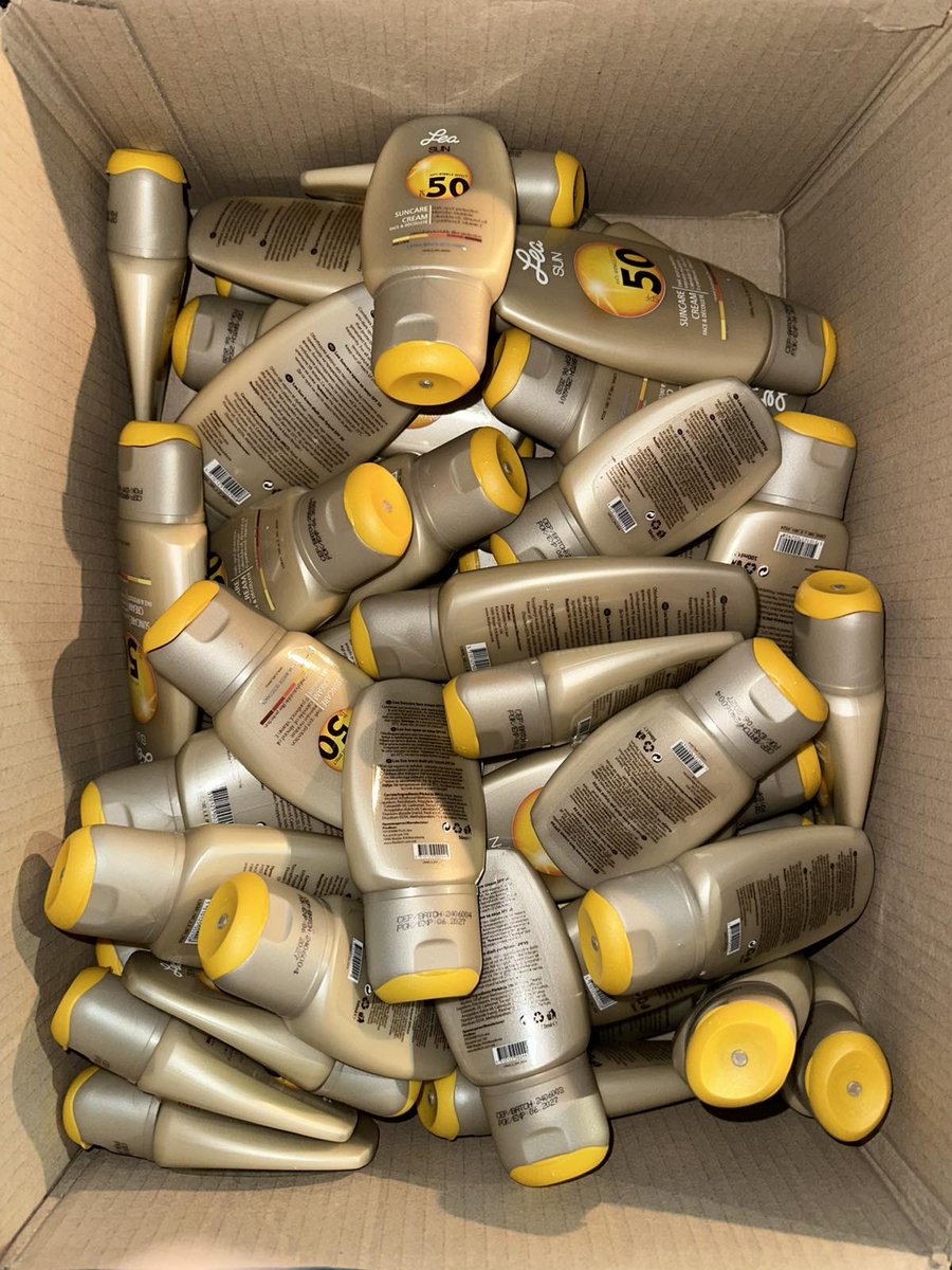 Од Грац преку Скопје до Кочани ни стигна нова пратка со фактор креми 🙏  поддршка за нашите повредени сограѓани кои во овие топли денови со посебна претпазливост се грижат за својата кожа.
Голема благодарност до нашите твитерџии 🤝 кои ја овозможија оваа донација! ❤️

Во моментов