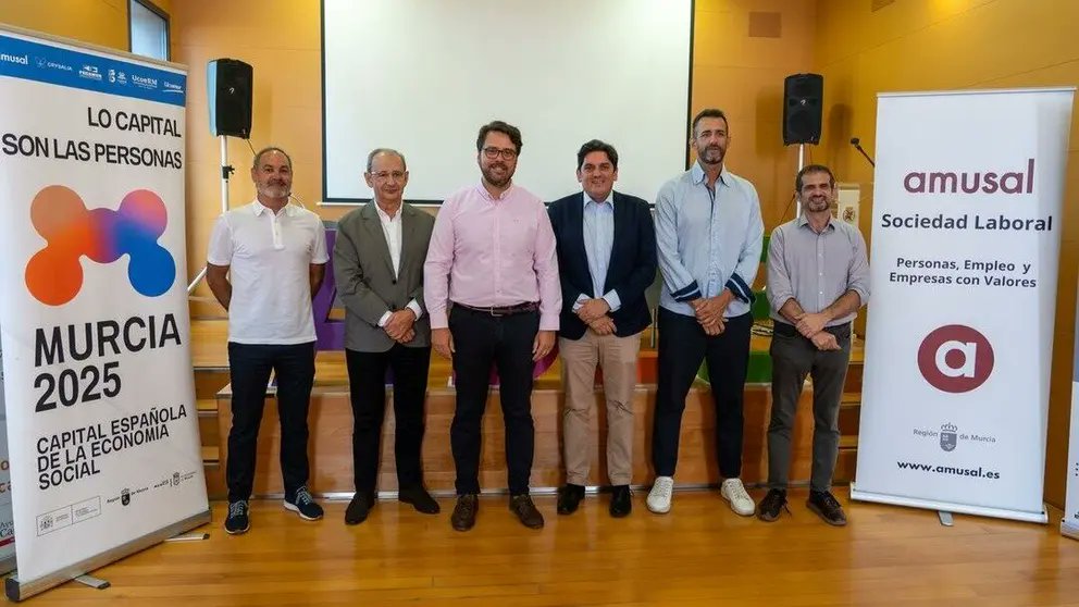 MurciaDiario (@murdiario) on Twitter photo La ADLE y Amusal se alían para fomentar el emprendimiento en la ciudad portuaria murciadiario.com/articulo/empre… a través de <a href="/Murdiario/">MurciaDiario</a>
<a href="/AytoCartagenaES/">Ayuntamiento de Cartagena</a> <a href="/NoeliaArroyoHer/">Noelia Arroyo</a> <a href="/DeCarthago/">Alvaro de Carthago</a> <a href="/Amusal/">amusal</a> La ADLE y Amusal se alían para fomentar el emprendimiento en la ciudad portuaria murciadiario.com/articulo/empre… a través de <a href="/Murdiario/">MurciaDiario</a>
<a href="/AytoCartagenaES/">Ayuntamiento de Cartagena</a> <a href="/NoeliaArroyoHer/">Noelia Arroyo</a> <a href="/DeCarthago/">Alvaro de Carthago</a> <a href="/Amusal/">amusal</a>