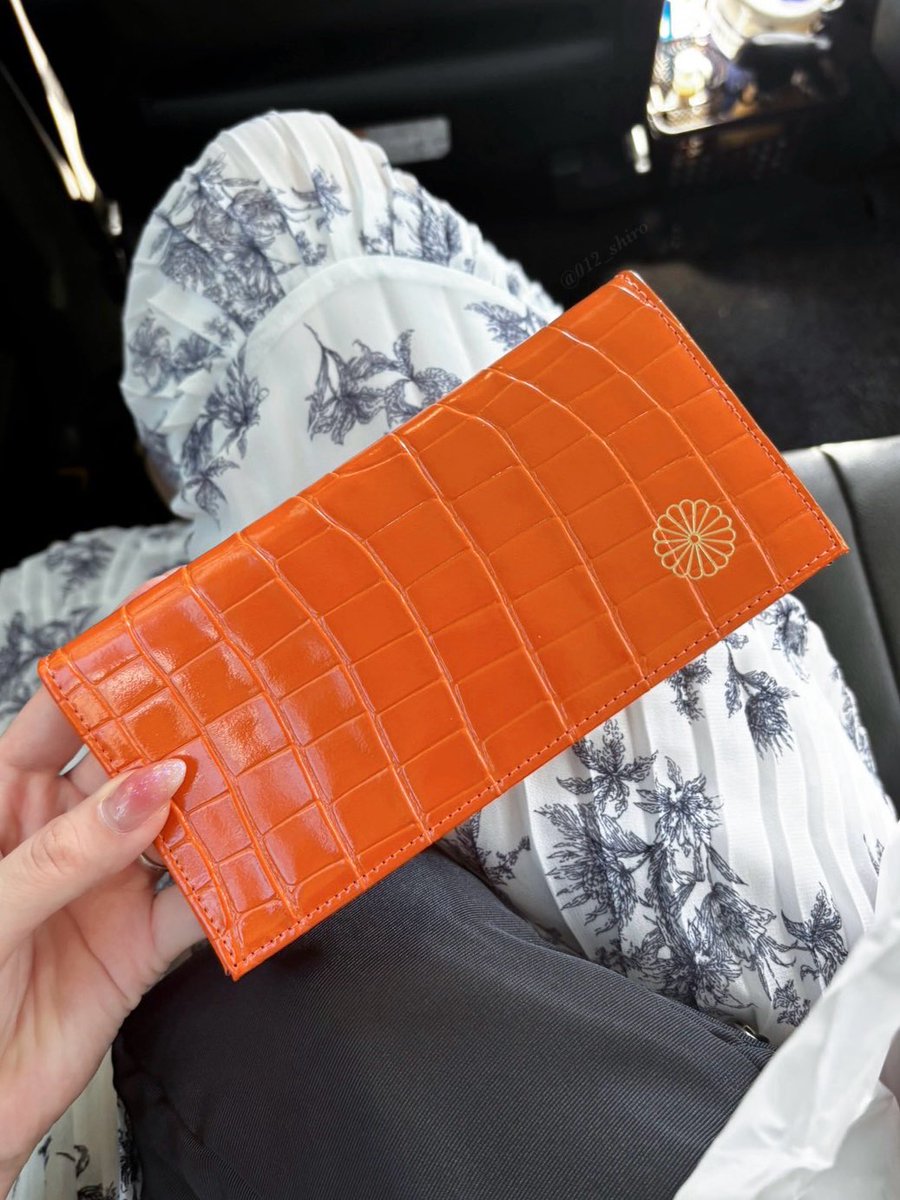 皇居の売店で売ってるお財布、新作出てたよ！！撮影NGだから撮れなかっ