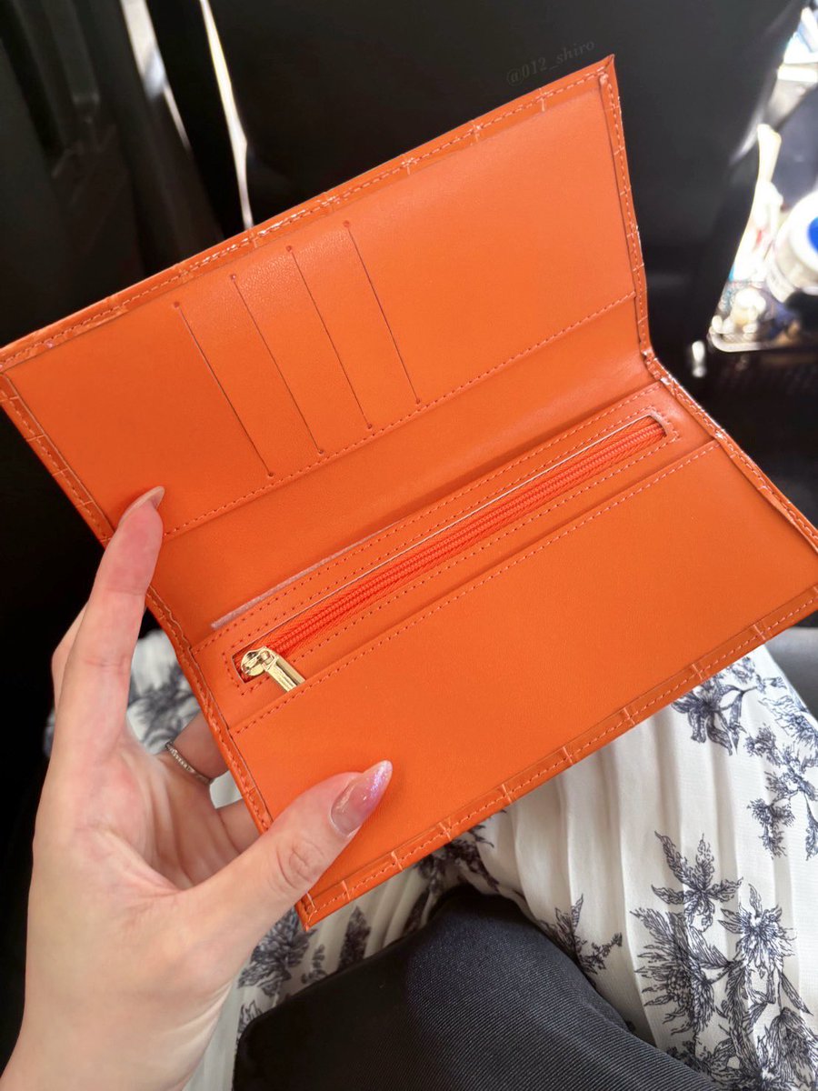 皇居の売店で売ってるお財布、新作出てたよ！！撮影NGだから撮れなかっ