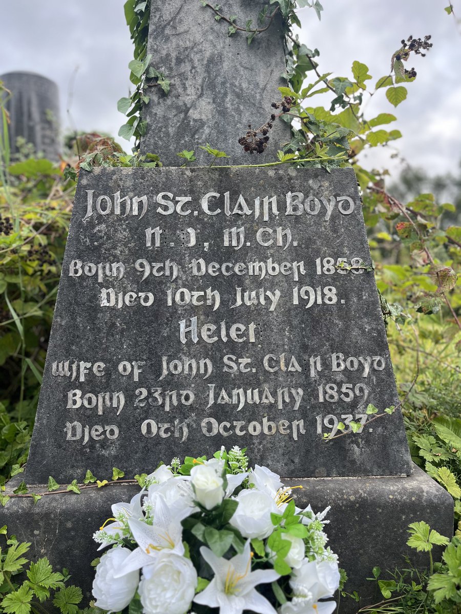 Conradh na Gaeilge ⭕️ (@cnag) on Twitter photo Tá muid 130 bliain ar an fhód i mBéal Feirste inniu!
Ar maidin, leag an fhoireann bláthfhleasc ar uaigh John St. Clair Boyd a bhí ar chéad an Uachtarán i mBF in 1895.
As <a href="/CnaG/">Conradh na Gaeilge ⭕️</a> celebrates its 130th anniversary in Béal Feirste today, a wreath was laid at the grave of the Belfast Tá muid 130 bliain ar an fhód i mBéal Feirste inniu!
Ar maidin, leag an fhoireann bláthfhleasc ar uaigh John St. Clair Boyd a bhí ar chéad an Uachtarán i mBF in 1895.
As <a href="/CnaG/">Conradh na Gaeilge ⭕️</a> celebrates its 130th anniversary in Béal Feirste today, a wreath was laid at the grave of the Belfast