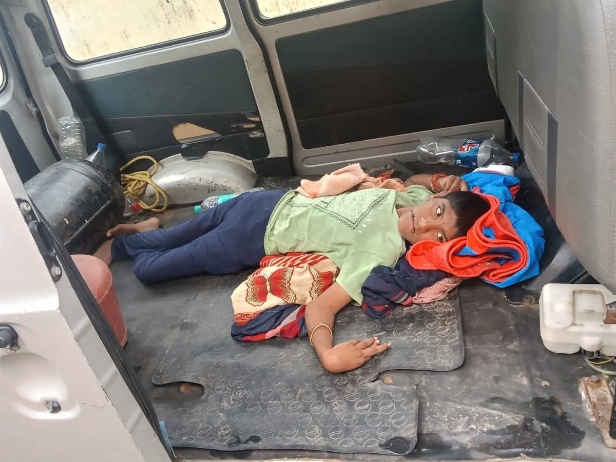 iTDP KURNOOL PARLIAMENT (@itdp_kurnool) on Twitter photo గౌరవనీయులైన <a href="/naralokesh/">Lokesh Nara</a> గారు, ఈ ఫోటోలో అమ్మాయి కురువ మాధవి. పుట్టుకతోనే వికలాంగురాలు. పెన్షన్ అందుకునేందుకు అన్ని విధాల అర్హురాలు కానీ అధికారుల నిర్లక్ష్యం వల్ల ఇప్పటికీ ఆఫీసులు చుట్టూ తిరుగుతుంది. దయచేసి పెన్షన్ మంజూరు చేసి న్యాయం చెయ్యండి🙏🏻
ఆ అమ్మాయి తండ్రి ఫోన్ నెం: 9491592694 గౌరవనీయులైన <a href="/naralokesh/">Lokesh Nara</a> గారు, ఈ ఫోటోలో అమ్మాయి కురువ మాధవి. పుట్టుకతోనే వికలాంగురాలు. పెన్షన్ అందుకునేందుకు అన్ని విధాల అర్హురాలు కానీ అధికారుల నిర్లక్ష్యం వల్ల ఇప్పటికీ ఆఫీసులు చుట్టూ తిరుగుతుంది. దయచేసి పెన్షన్ మంజూరు చేసి న్యాయం చెయ్యండి🙏🏻
ఆ అమ్మాయి తండ్రి ఫోన్ నెం: 9491592694