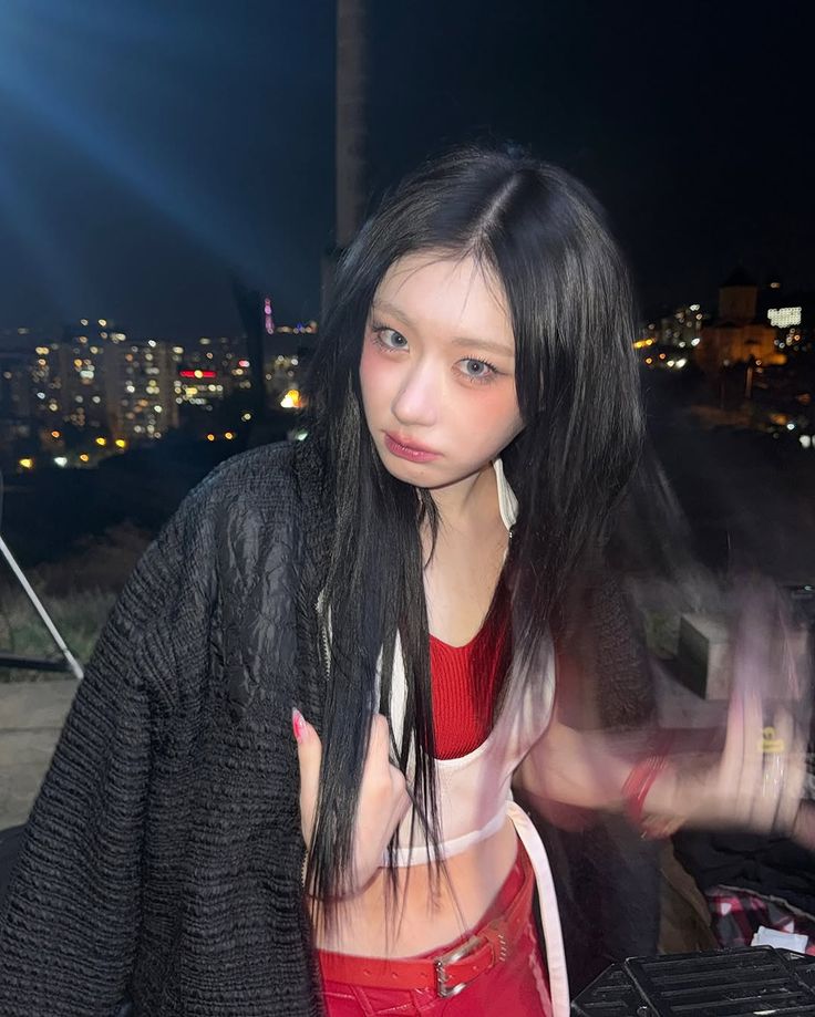 dailychaer's tweet image. 