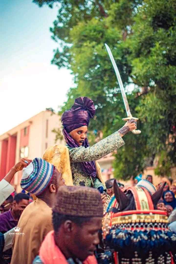 hamdalaofficial's tweet image. QUEEN AMINA OF ABU 2025 VERSION⛔

Every university has girls.. Buh ABU has queen in disguise,, this is not only carnival it was coronation of grace, we're naturally ahead.
#ABUCulturalCarnival2025