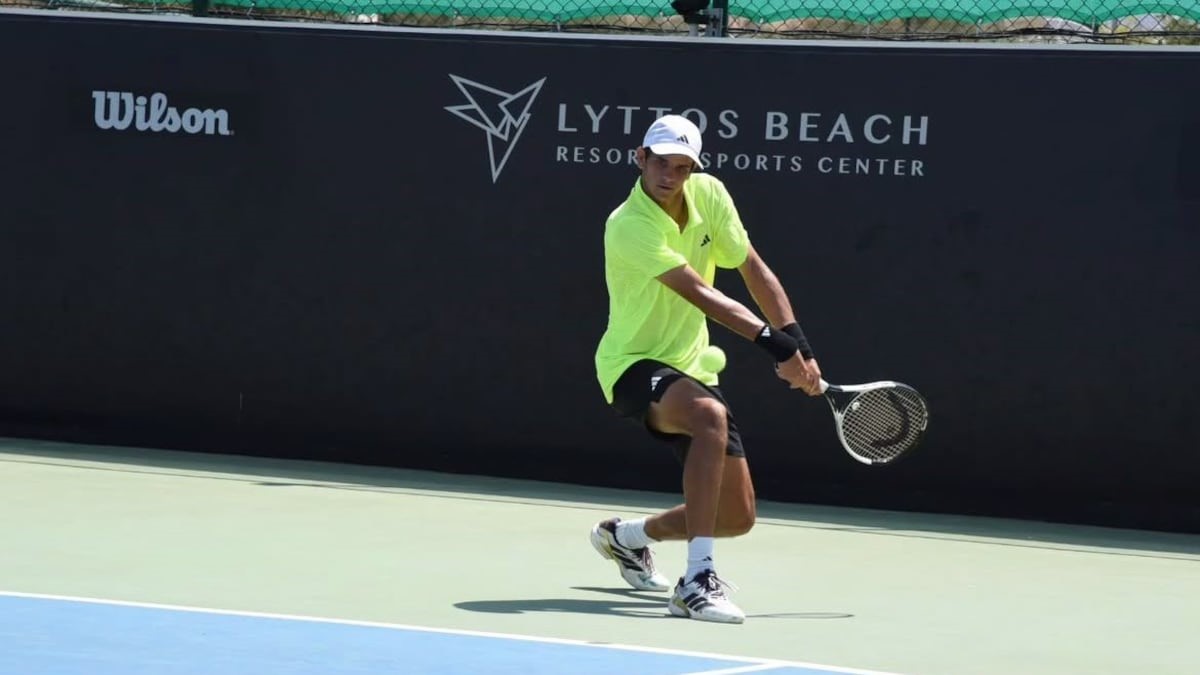 tenischamartin's tweet photo. ¡Jódar no para! No se conformó con haber ganado su primer título #ATPChallenger en Hersonissos (Grecia). Allí sigue, ha ganado a Enzo Wallart y mañana disputará los octavos contra Lucas Poullain en la 4.ª edición de esta serie de torneos #CreteChallenger. ¡VAMOS, RAFA! 🚀 📸: As. https://t.co/u3IQvotdw1