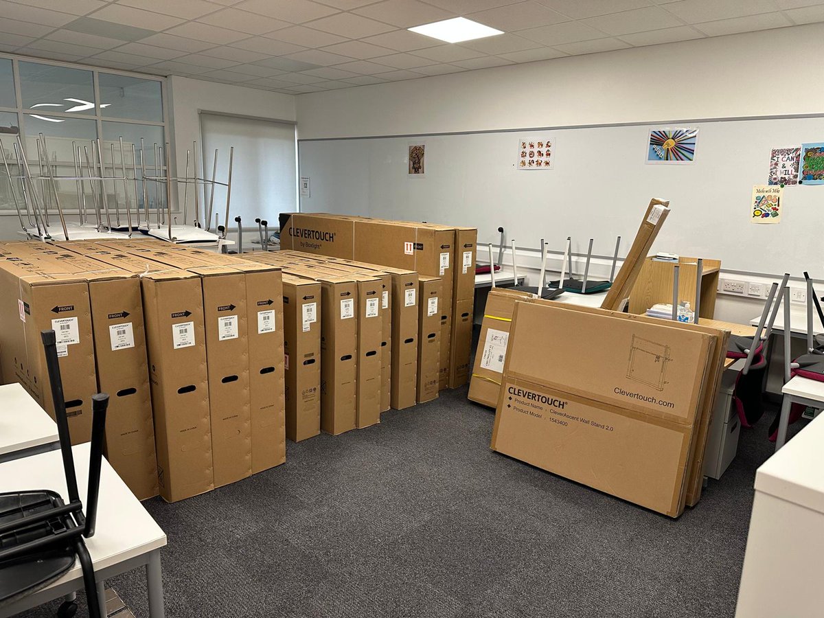 It's always good to be the first! 🥇🥇

We are lucky enough to be the first to receive a batch of this range of the new CLEVERTOUCH Pro 3 in the UK. We are installing over 25 screens, including the 65”, 75” and 86” screen sizes along with the CLEVERTOUCH Wall Lifts.