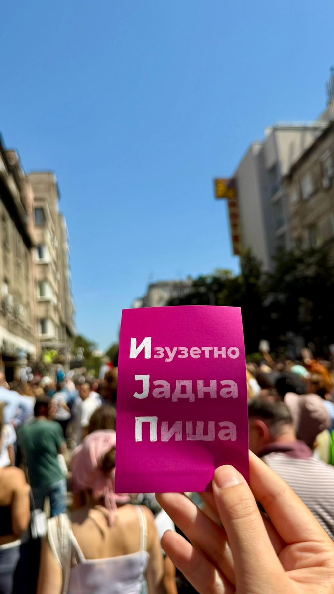 Eeej bre pajkani, zapamtite. Ne sme bre niko da vas dira!
Kerovi.
