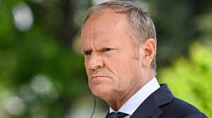 Pora już dziadzia odstawić na bocznicę
bo go zgruchoccze parowóz dziejów.