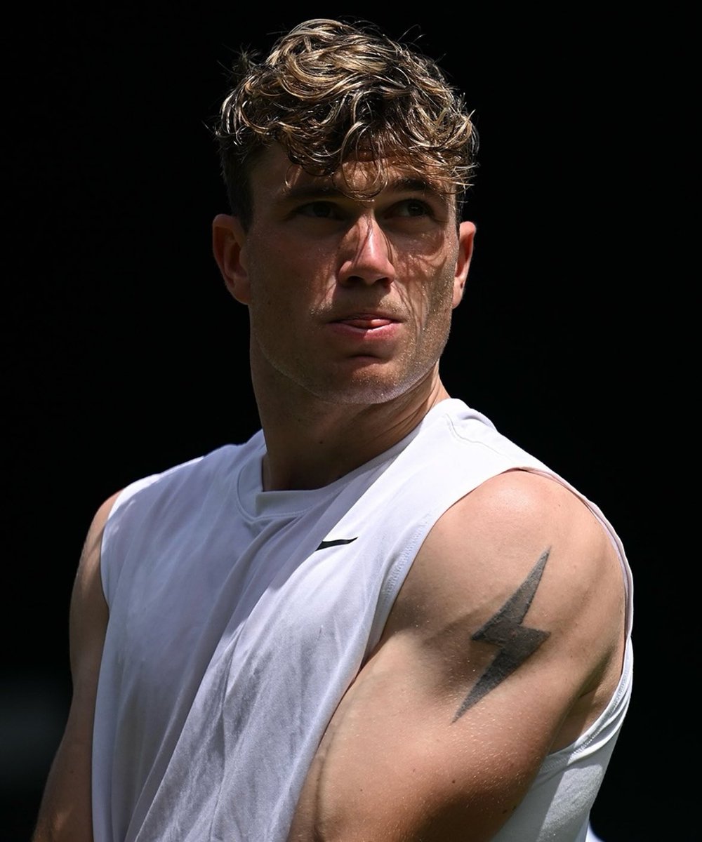 sinnerissima's tweet photo. JACK DRAPER PLAYS TENNIS TODAY https://t.co/HhC811BKnb