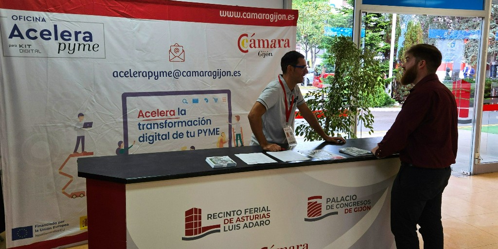 Diego Congil, responsable de nuestra OAP,  aprovecho el escaparate que ofrece #68FIDMA, para trasladar a pymes y autónomos las opciones que les ofrece este programa. Además animó a estos últimos a solicitar el kit digital antes del cierre de la única convocatoria aún abierta.