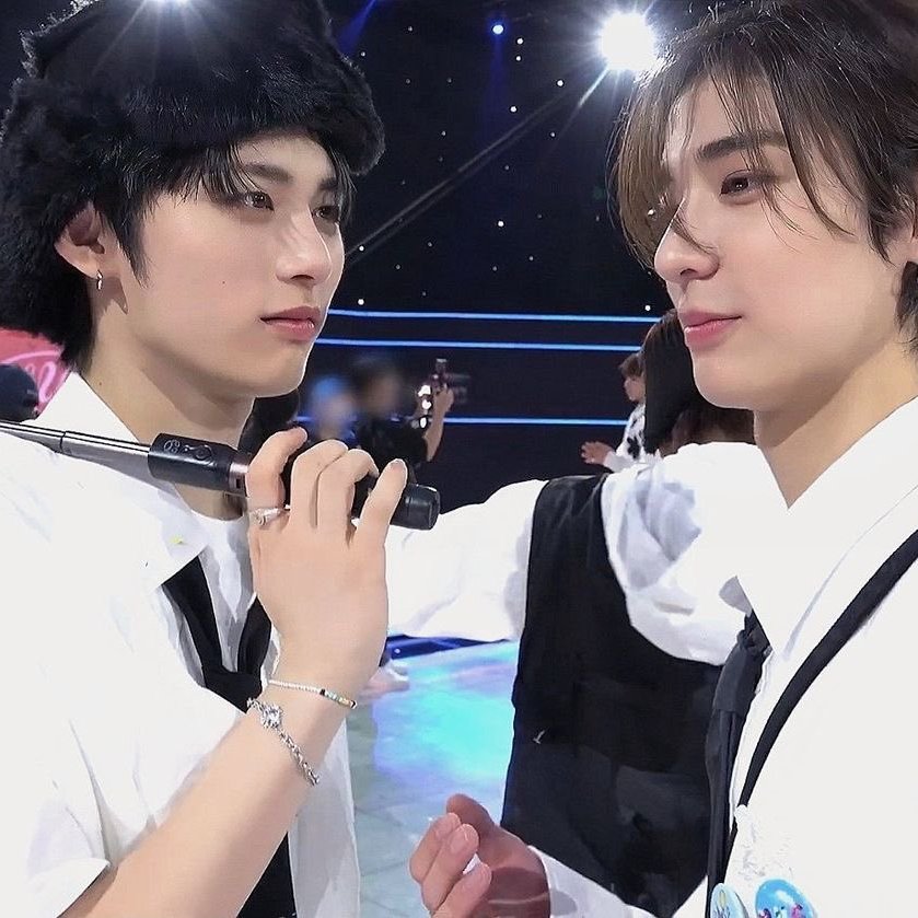 데뷔초부터 태산이는 유명한 이한얼굴좋아! <<<이거야..
변함없이 나보다 더 좋아함