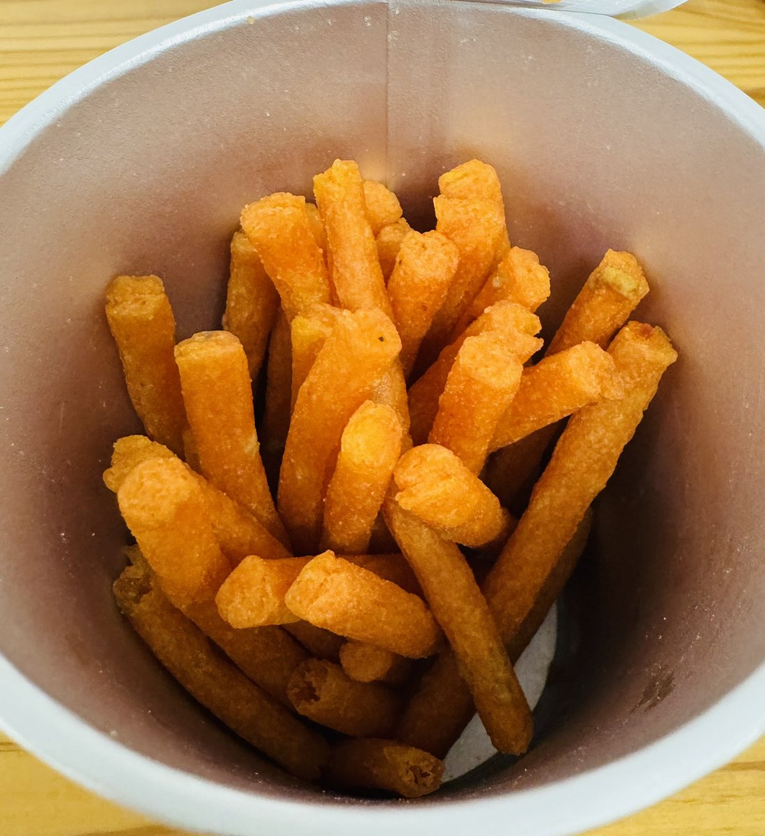 masanoriosikatu's tweet image. 休憩( ^-^)_旦”
カルビーじゃがりこ
期間限定
ヤンニョムチキン味
おいしくってヤンみつきwww

 #カルビー 
 #じゃがりこ
 #期間限定 
 #ヤンニョムチキン味