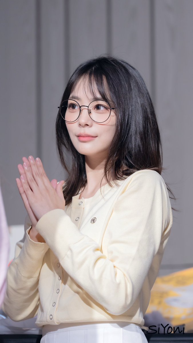 시요니 tweet media