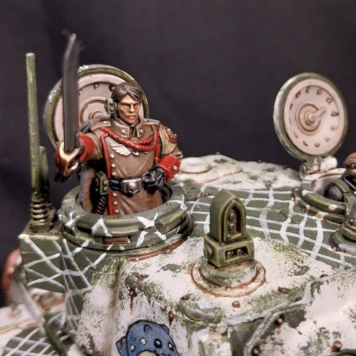 Another Rogal Dorn Tank is ready to be deployed, this one also with a freehanded unit insignia

#WarhammerCommunity #warhammer40k #astramilitarum