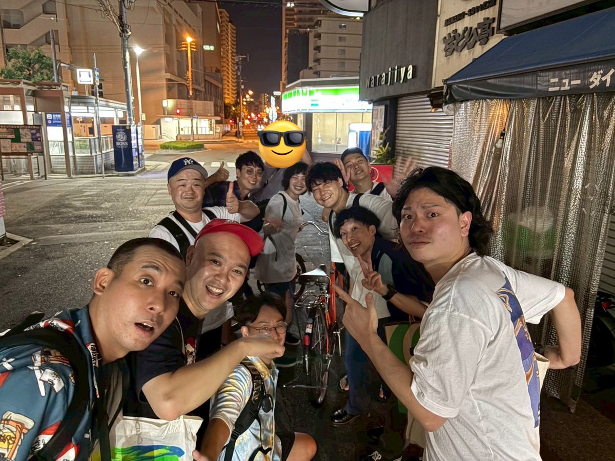 deainohyottoco's tweet photo. 昨日は同期兼バイト一緒メンバーがお疲れ様会を開いてくれました！
帰り際にたまたま後輩数人と会えて改めて芸人の温かさを感じました！
同期・先輩・後輩、たくさんの素晴らしい芸人さんと出会えた事が一生の宝物です！
いろんな事に感謝🙏そんな素敵な夜でした！
県岐阜商・横浜高校ナイスゲームです https://t.co/PyYJSC7Bns
