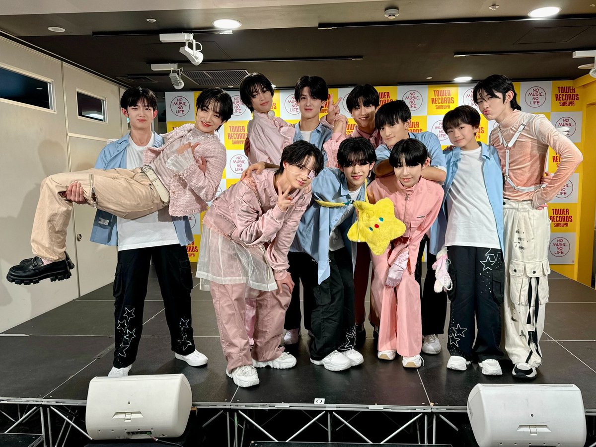EBiDAN NEXT 公式( & EBiDAN 研究生公式) (@ebi_dan) on Twitter photo /
「渋谷大作戦」in TOWER RECORDS SHIBUYA
オフショット📸
\
#EBiDANSENDAI <a href="/stardustsendai/">EBiDAN SENDAI</a>
#EBiDANNAGOYA <a href="/nagoya_ebidan/">EBiDAN NAGOYA</a>
#EBiDANOSAKA <a href="/EBiDAN_OSAKA/">EBiDAN_OSAKA</a>
#BATTLEBOYS #バトボ7th #バトボ
#BATTLEBOYSSAKURA #桜組
#EBiDANNEXT #EBiDAN #エビネク /
「渋谷大作戦」in TOWER RECORDS SHIBUYA
オフショット📸
\
#EBiDANSENDAI <a href="/stardustsendai/">EBiDAN SENDAI</a>
#EBiDANNAGOYA <a href="/nagoya_ebidan/">EBiDAN NAGOYA</a>
#EBiDANOSAKA <a href="/EBiDAN_OSAKA/">EBiDAN_OSAKA</a>
#BATTLEBOYS #バトボ7th #バトボ
#BATTLEBOYSSAKURA #桜組
#EBiDANNEXT #EBiDAN #エビネク