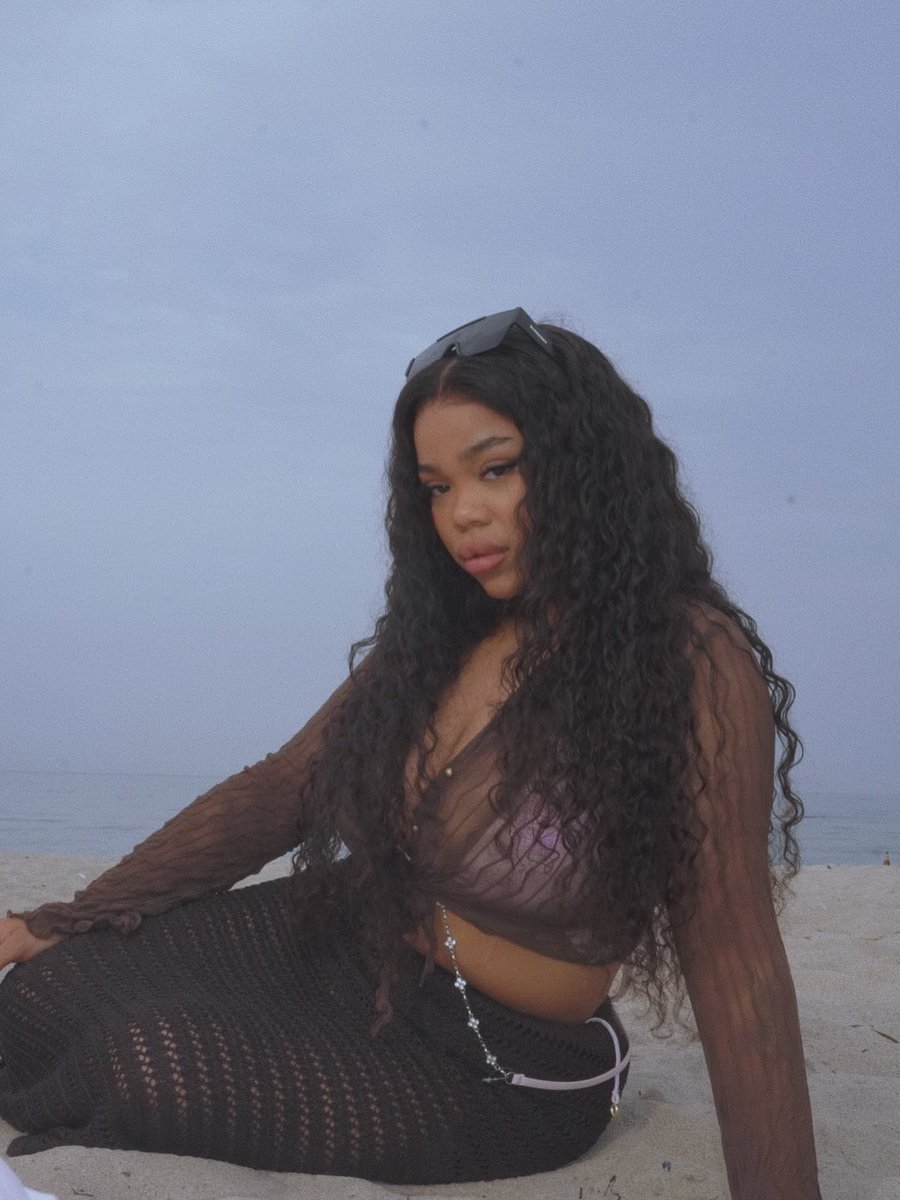 ZoeWeesOfficial's tweet image. I feel so honored that you’re all showing me so much love. I truly feel appreciated. You are diamonds thank you for listening to my new Song LEARN TO LOVE

I LOVE YOU 💓 #learntolove #newmusic #zoewees #deanlewis #healing #beach