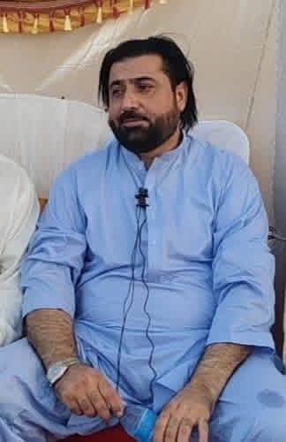 muradullah991's tweet photo. "Pakistan’s second army failed to take anything from Malik Imran, also known as Bukhamal." https://t.co/gB1uM9Wb1g