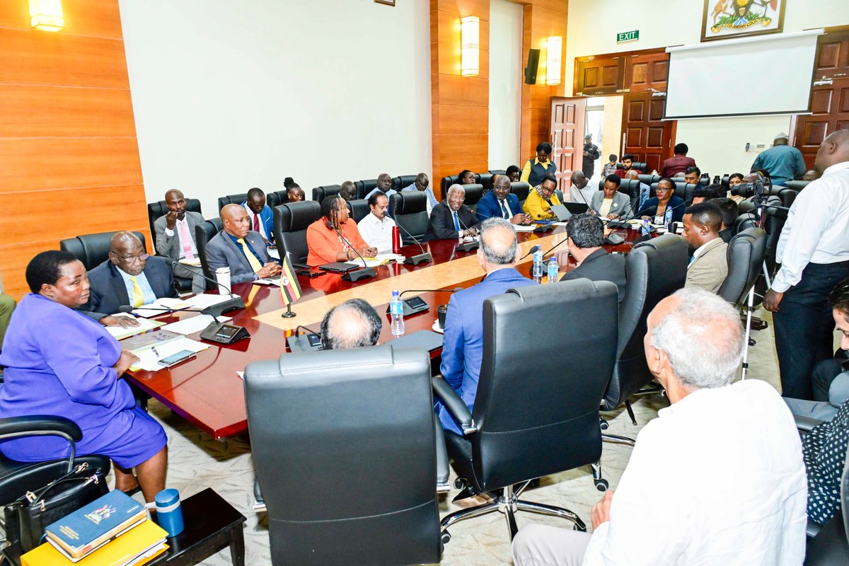 Ashemereir31192's tweet photo. Today, Rt. Hon.@R_Nabbanja welcomed the delegation for H.E @KagutaMuseveni and confirmed Friday’s follow-up Zoom. Col. @edthnaka, who met part of the investors, highlighted digital incentives &amp; hubs; Dr.J.A. Chowdary urged top IT skills &amp; Stanford CEO summit. #EmpoweringInvestors https://t.co/wRUnOKjrcg