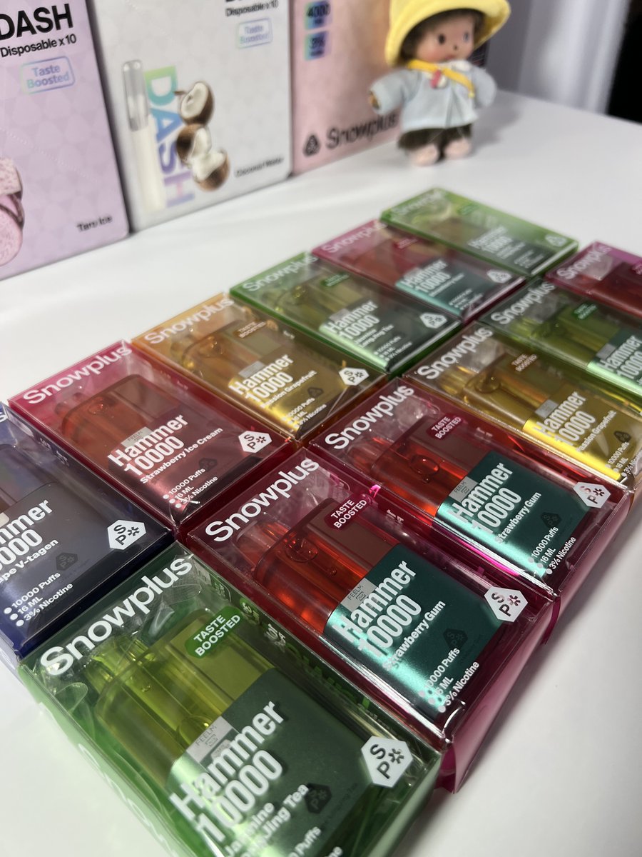 snowplus_cd's tweet photo. 雪加大板砖集体照 小众口味断了 主流口味都有 FEELM_MAX陶芯赋能 口口丝滑 始终如一 用过都知道 HAMMER10000的10000puffs没有水分 16ml满足所有选手 #雪加大板砖 #snowplus #hammer10000 V:xixisupervip https://t.co/9AGxD0UShs