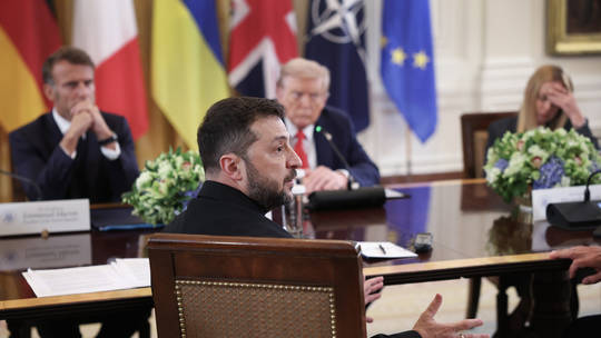 HILO #YALTA2025 Comenzamos el diario reporte con análisis que los medios argentos no pueden producir, con foco en la reunión ayer en la Casa Blanca de Trump con Zelensky y líderes europeos
Ahí vamos!!

a. El despertar del sueño "progre": el mundo como es
1) De manera brutal, los