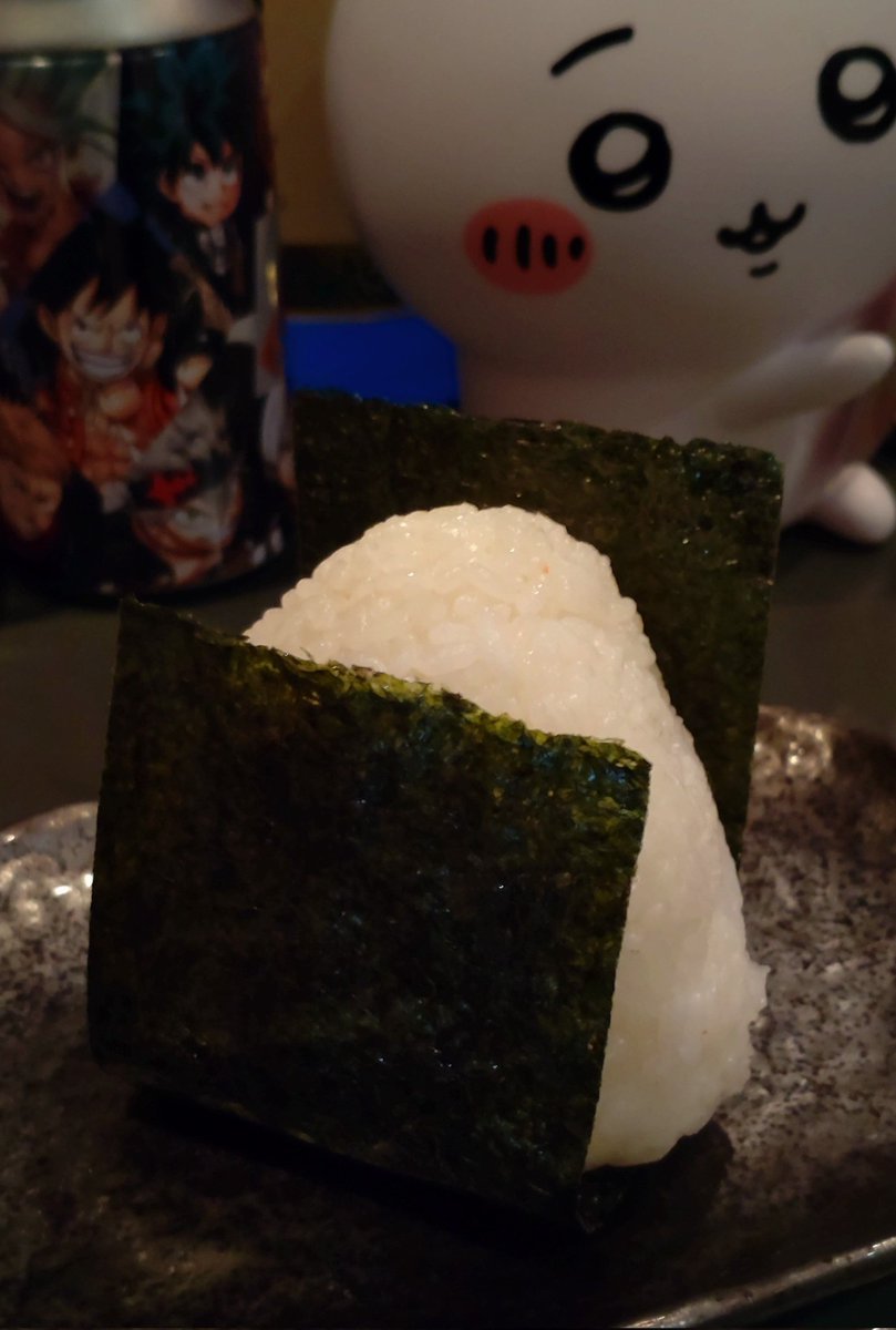 8月19日(火)
今日も営業中
おにぎり食べて頑張ります
今夜もよろしくです

#尾道
#狢
#ムジナ
#アニソンバー
#BAR
#居酒屋？
#お酒
#食事