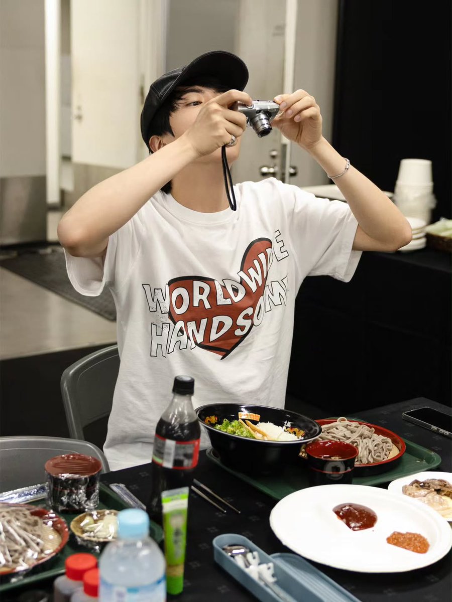 LUVJANANI's tweet image. Each food picture taken by my #seokjinnie 🤩🤩🤩 #EATJIN take pics before eating so lovely... #SEOKJIN #JIN @BTS_twt #방탄소년단진 #방탄소년단