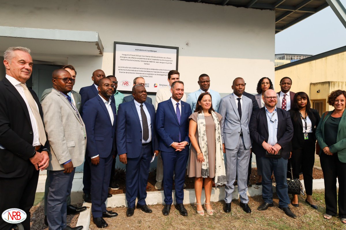 inrb_kinshasa's tweet photo. l’INRB a accueilli le Vice-Premier Ministre et Ministre Belge des Affaires étrangères et de la Coopération.
La visite a mis en lumière les projets conjoints entre l’INRB et @ITMantwerp avec notamment l’inauguration du nouveau bâtiment d’animalerie et de la cryobanque
#INRB https://t.co/1K0Ak93nCg
