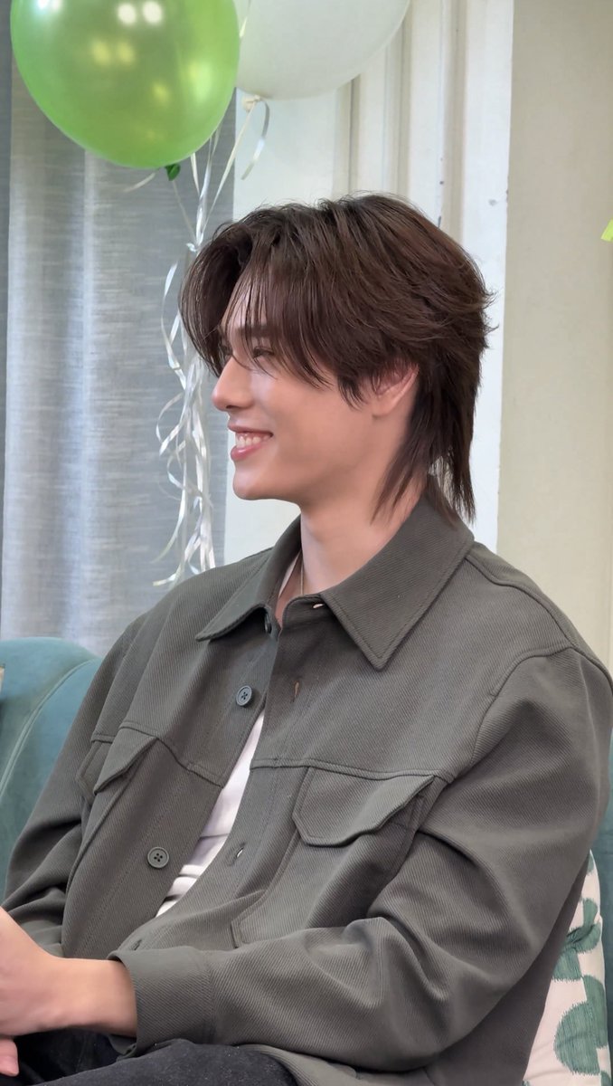 คือใจผม…..เหลวเป๋ววว🫠

PHUWIN LIVE LINEMAN

#LINEMANถูกสุดทุกวันxPhuwin
#phuwintang