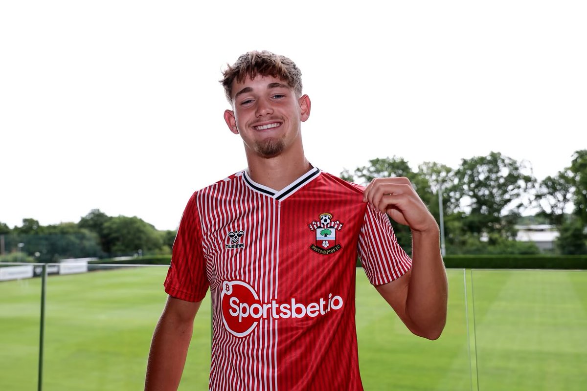 Reds Update (@tarnupdatez) on Twitter photo According to <a href="/AlfieHouseEcho/">Alfie House</a>, Barnsley, along with a few other League One rivals, are linked with a permanent move for Southampton youngster Dom Ballard.
20 year old forward, who has had loan spells with Reading, Blackpool and Cambridge. 9 professional goals, and an assist last According to <a href="/AlfieHouseEcho/">Alfie House</a>, Barnsley, along with a few other League One rivals, are linked with a permanent move for Southampton youngster Dom Ballard.
20 year old forward, who has had loan spells with Reading, Blackpool and Cambridge. 9 professional goals, and an assist last