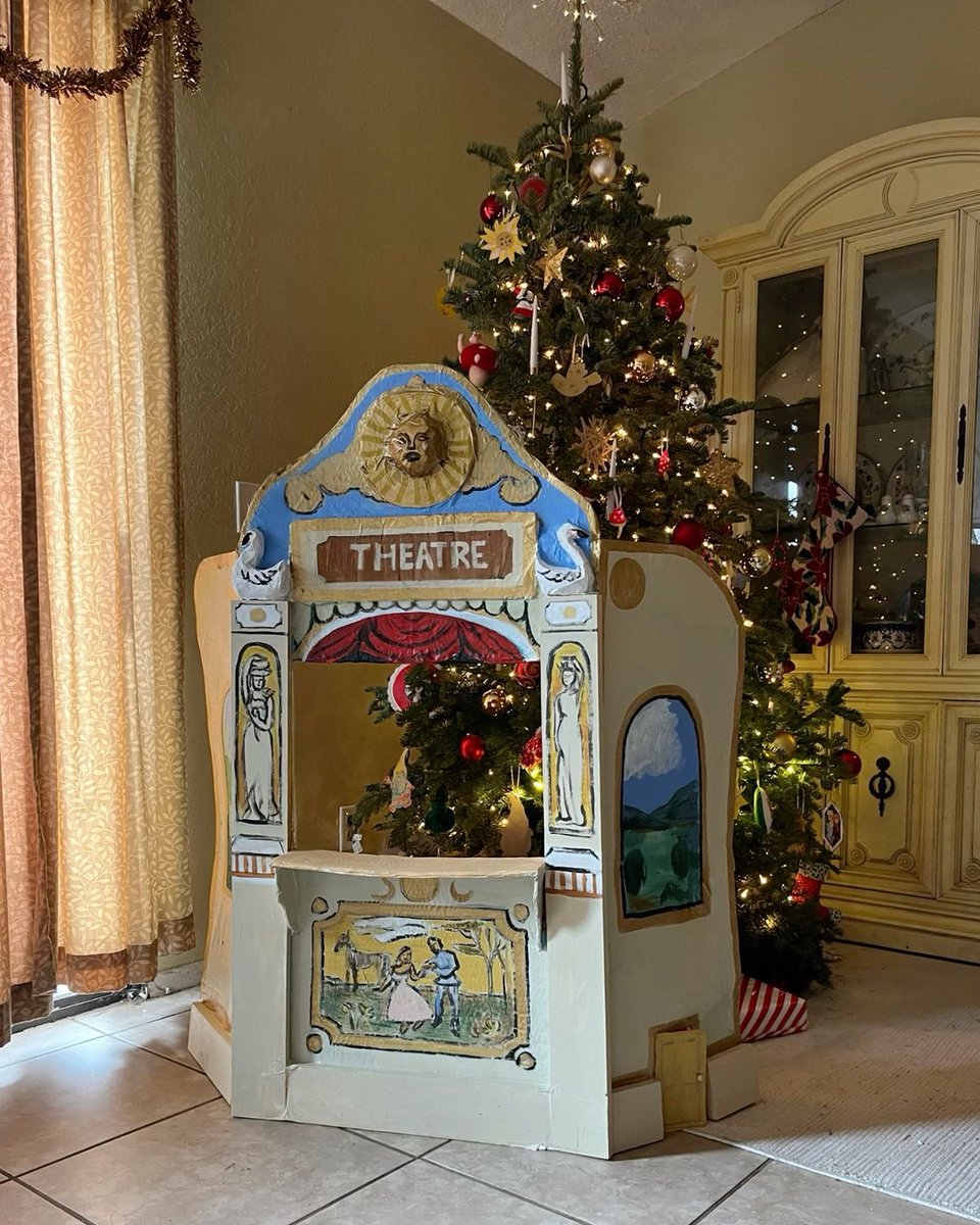 Sirius would make a handmade puppet theatre for little Harry and then repeat the idea for his with Remus’ kid in the near future.