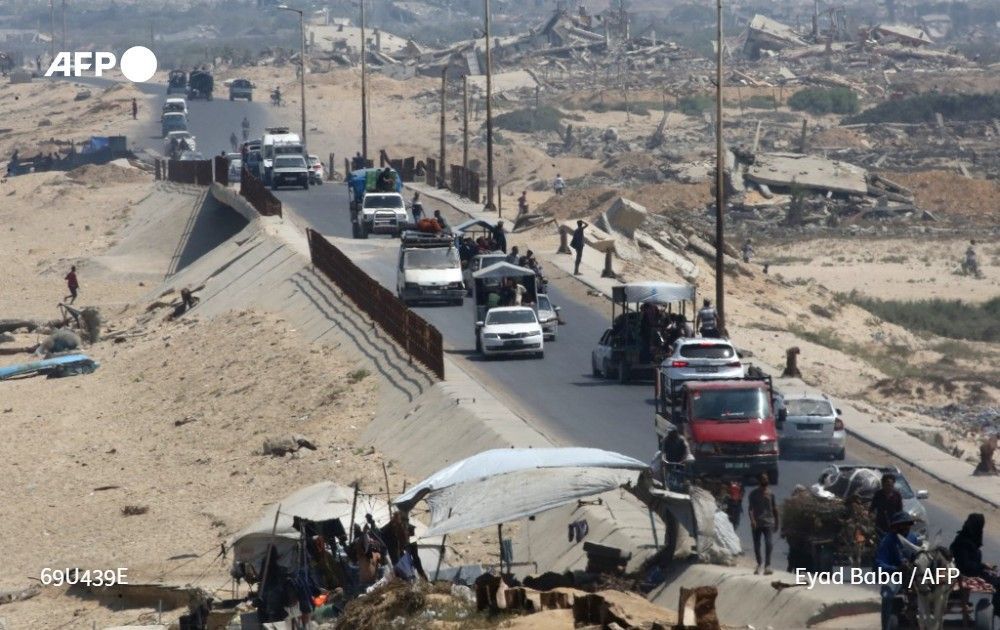 Mediators were awaiting an Israeli response Tuesday to a fresh Gaza ceasefire plan, a day after Hamas accepted the proposal and signalled its readiness for a new round of talks aimed at ending nearly two years of war. 
u.afp.com/SQ7d