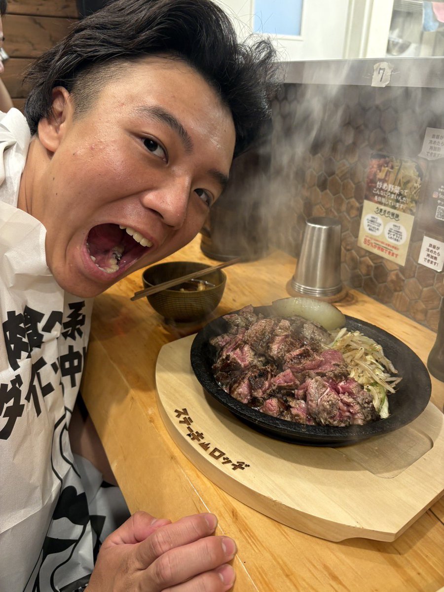 【企業協賛のお礼】

シンテイ警備様、新歓期に多大なるご協力をいただきありがとうございます！

写真はご飯をご馳走になった時の様子です😋
引き続きご声援のほど、よろしくお願いいたします！

 #snails
 #アメフト
 #東京学芸大学
 #シンテイ警備