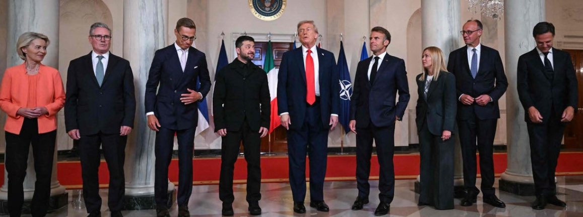 This looks like a curtain call, like at the end of a "play", weird.