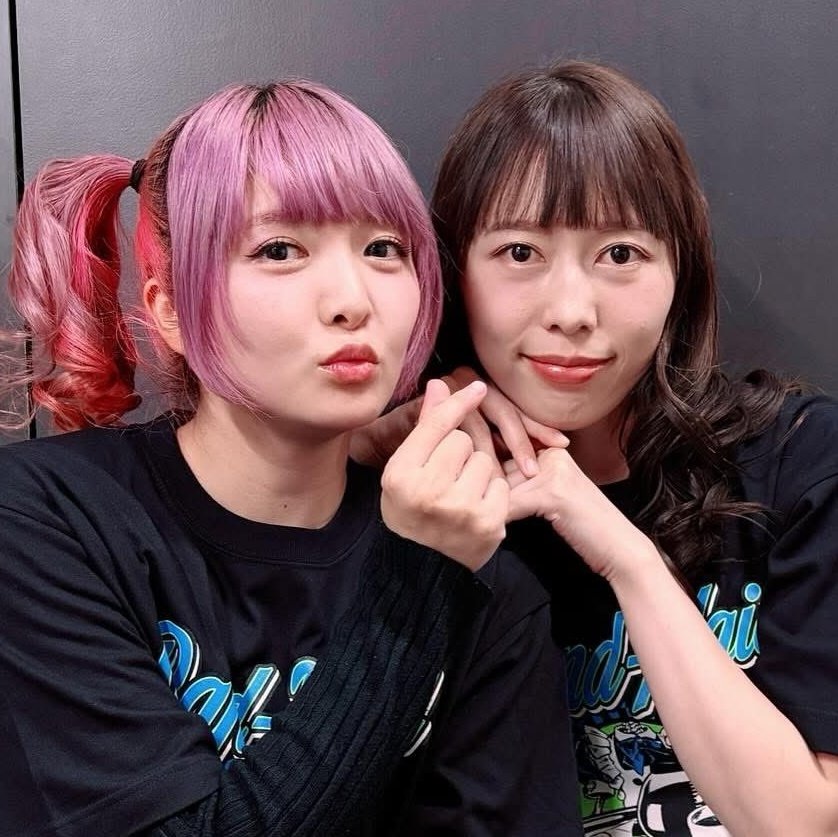 MisaMaidChuck1's tweet photo. Happy Twin Tail/Tono Tuesday!!  #bandmaid @miku_bandmaid @kanami_bandmaid #SmallPigeon #CoffeePrincess #Zemaitis #PRS #Alone #ReadyToRock #Cluppo #MinchoMode #Daydreaming #Unleash!!!!! 🥰🥰🕊️🍰☕️🎤🎼🎹🎸🎸❤️❤️💚💚💞💞☮️❤️‍🔥 We love you Miku and Mincho Po! https://t.co/O21Edx8DD2