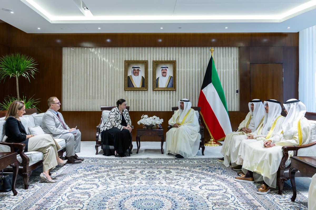 HE Tara Scheurwater, 🇨🇦 Ambassador-designate to 🇰🇼, was pleased to pay an introductory call on Kuwait's Foreign Minister &amp; present a copy of her credentials. She looks forward to working closely @mofakuwait and partners across to further strengthen the 🇨🇦🇰🇼 strong relations.