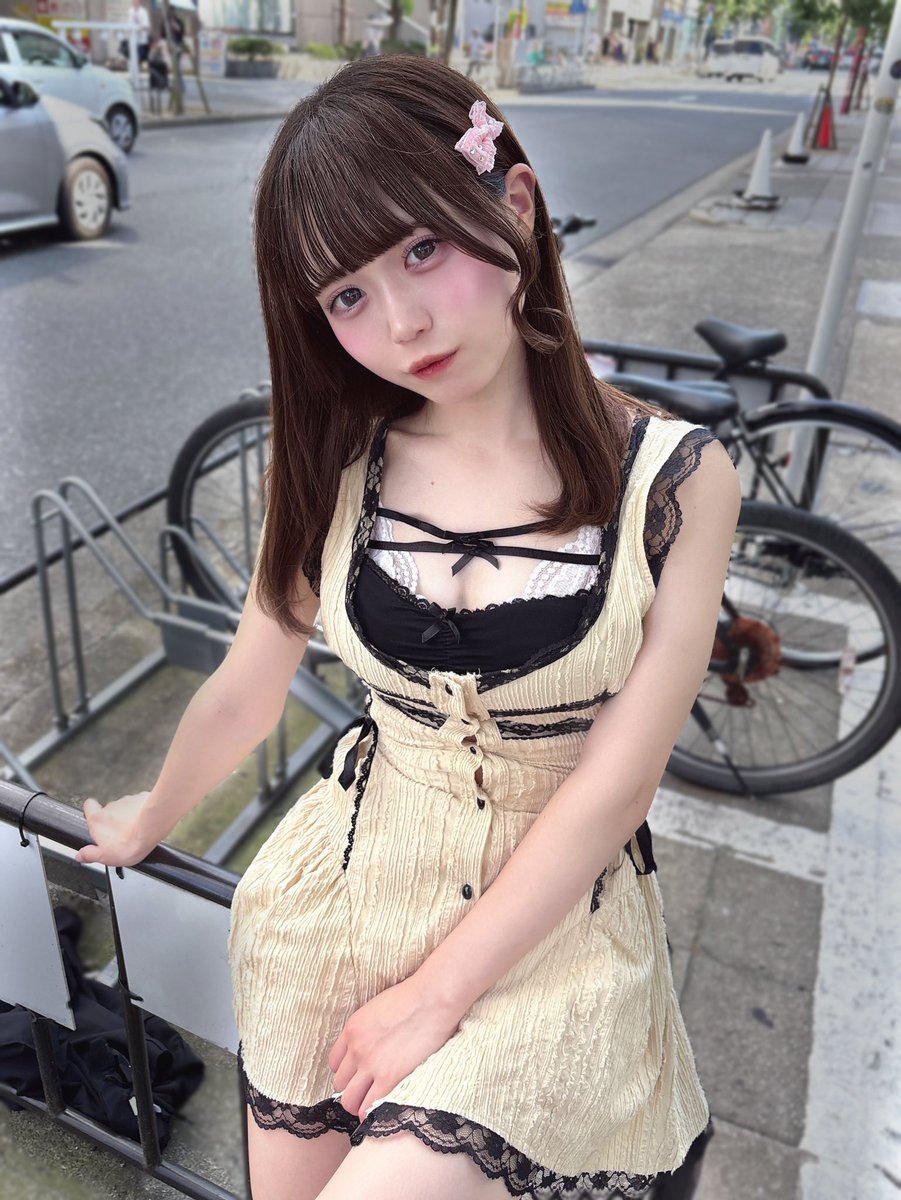 腰のとこ、リボンで縛る服 .⋆𝜗𝜚.†⋆