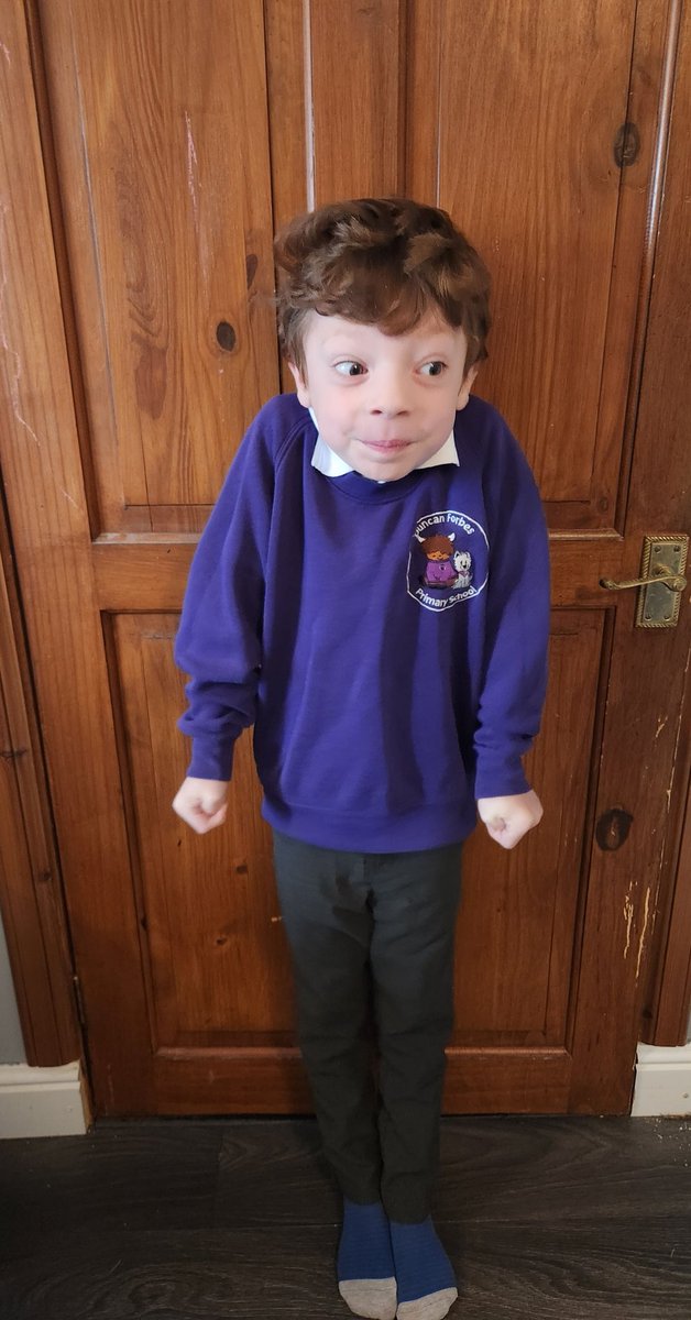 R O B B E H tweet media