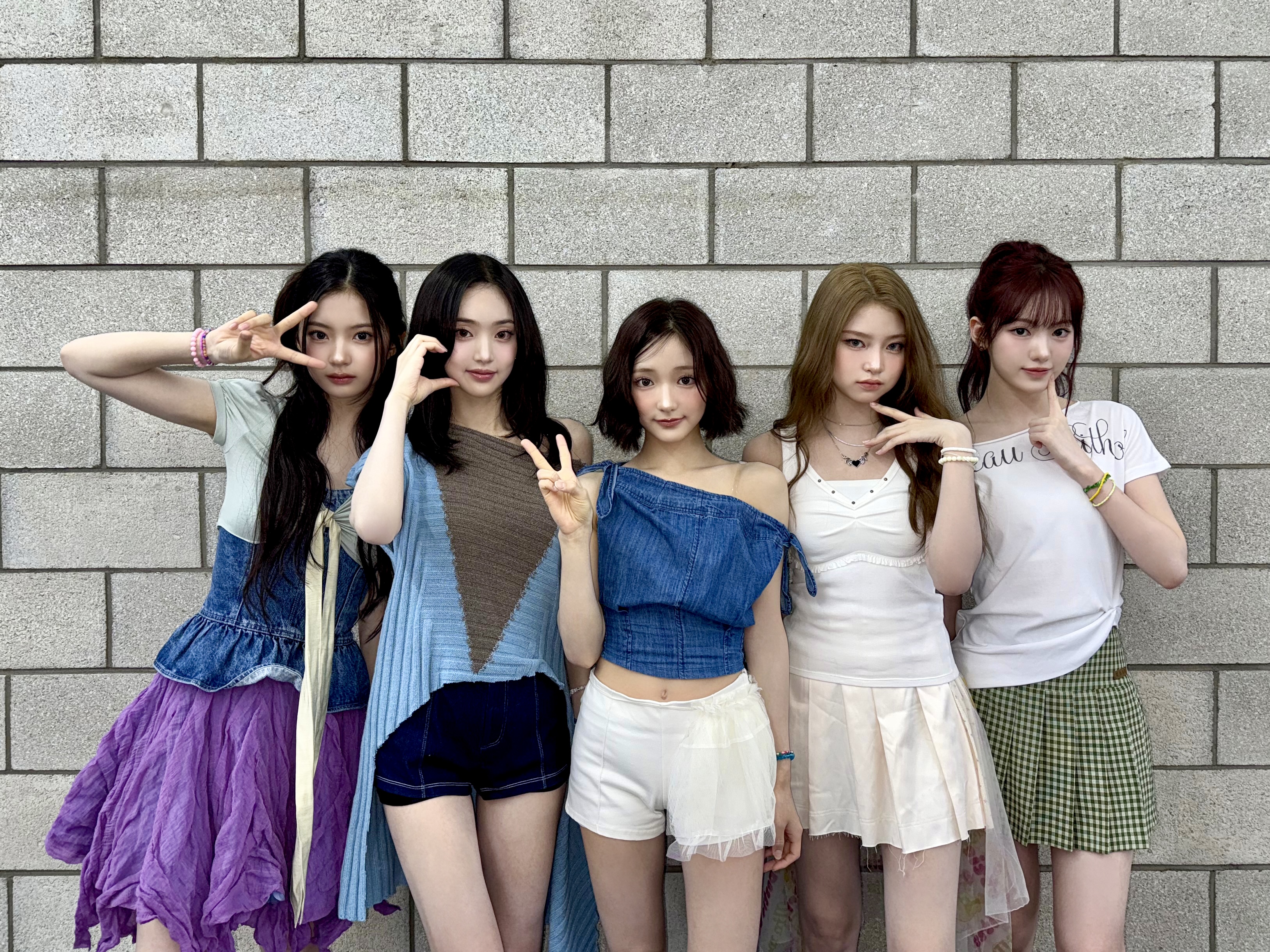 GytZ7N0bEAA8t5b?format=jpg&name=4096x4096