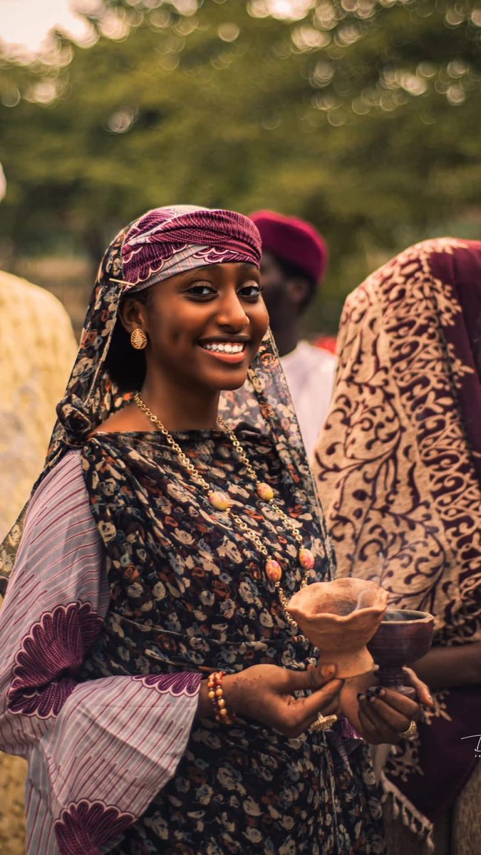 Faridatu001's tweet image. The faces of some women from the #ABUCulturalCarnival2025 

Thread 🧵