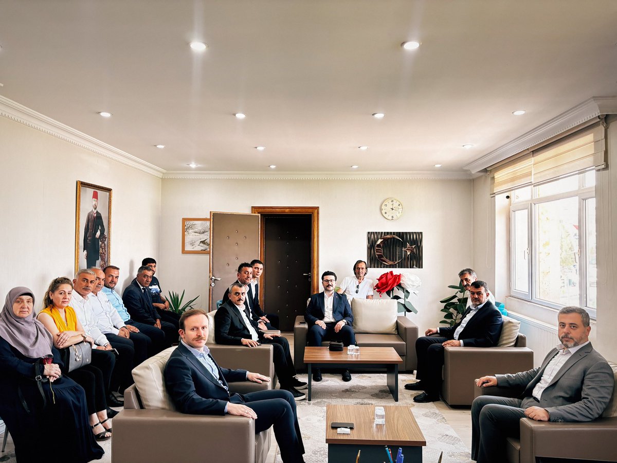 📍 Türkiye Yüzyılı Buluşmaları – Boğazlıyan Kaymakamlığındayız. 

Boğazlıyan Kaymakamımız Aydın Yanık’ı, İl Başkan Yardımcılarımız Şükrü Yalman, Emre Altan, İlçe Başkanımız Hacı Yıldırım
Kadın Kolları Başkanımız Suna İlbay,
Gençlik Kolları Başkanımız Ünsal Sezer ve kıymetli