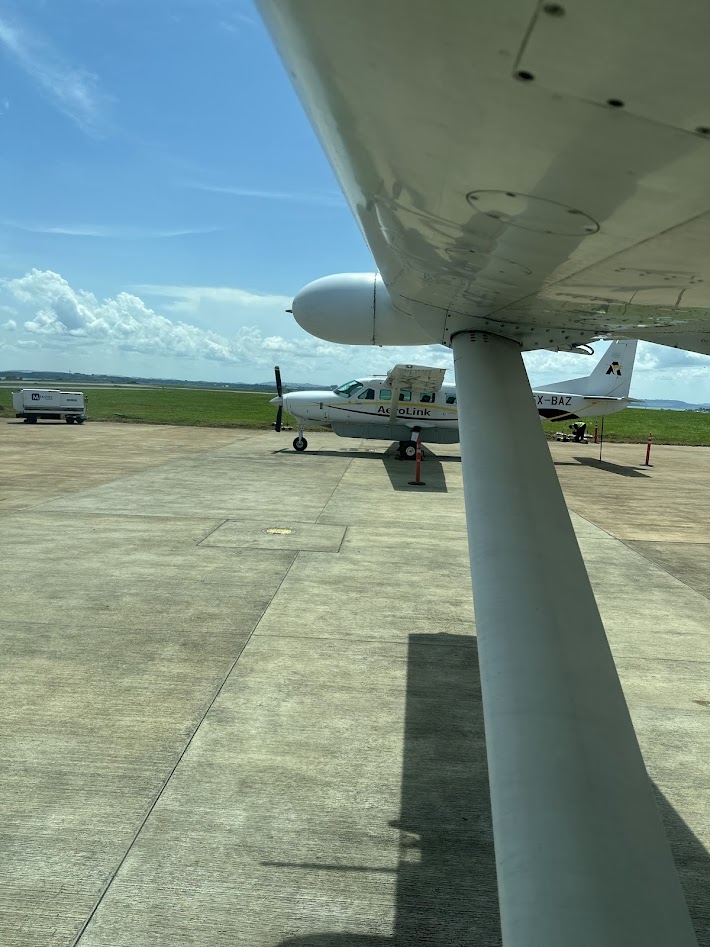 AerolinkUganda's tweet image. What could you do with an extra day on your Ugandan safari? Fly with us and trade an 8-hour drive for an afternoon game drive. For over a decade, we&apos;ve been giving our guests their precious time back. #Aerolink #VisitUganda #SafariReady #Timeliness #ScenicFlights #ExploreUganda