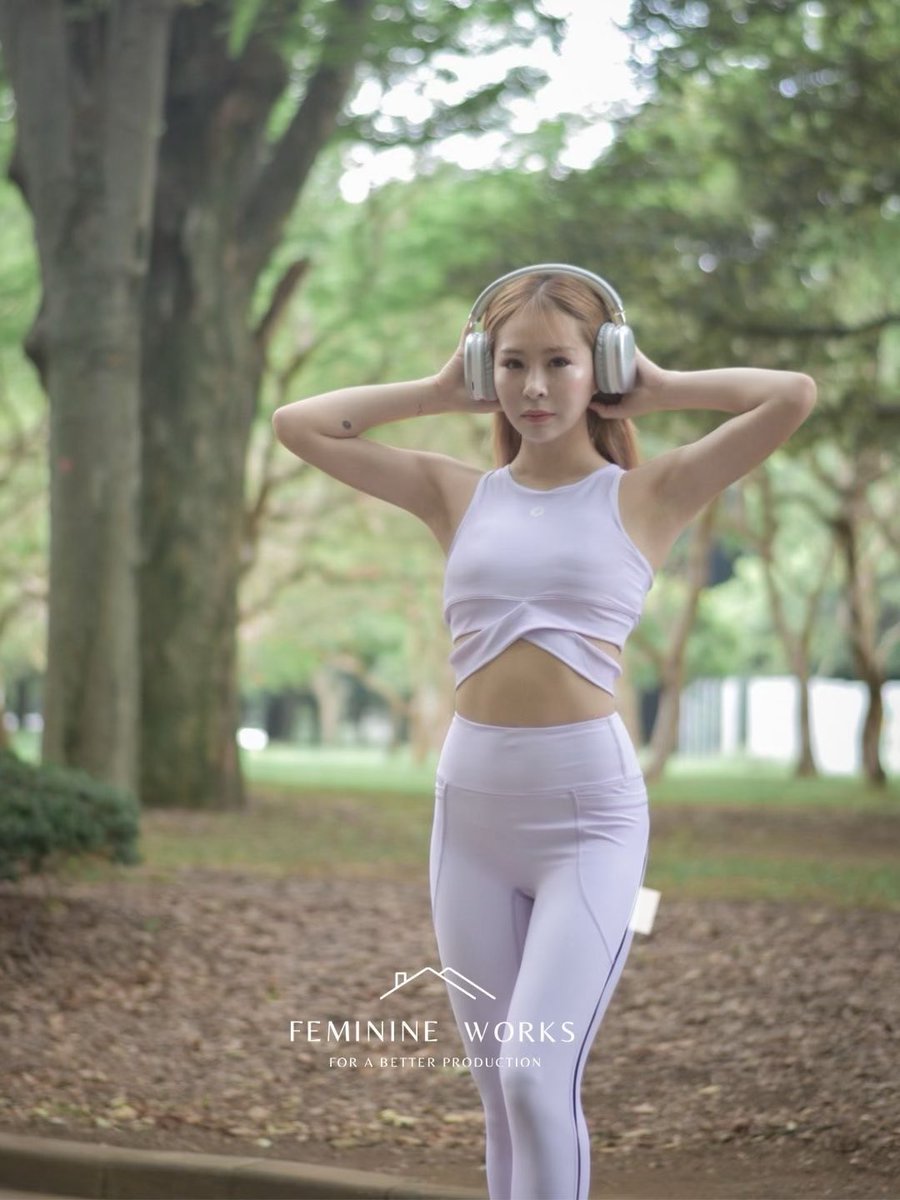 FEMININEWORKS_'s tweet photo. 【Breathing Actif Leggingsレギンス】
サイドパイピングが脚長効果抜群。
桃尻を強調できるラウンドヒップラインも魅力的なレギンス
股上の深いハイウエスト

https://t.co/dXNVw5DG1E

#feminineworks #筋トレ女子 #ランニング女子 #トレーニング女子 https://t.co/CrhbCb4uNK