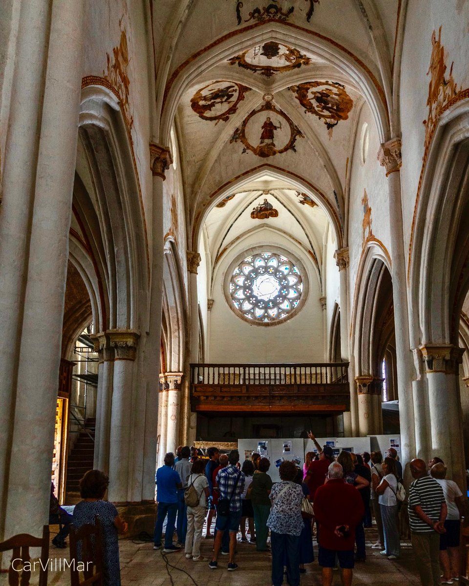 El #éxito para una pequeña asociación como la nuestra no es batir registros, sino motivar a un grupo suficiente como en la #visita guiada de ayer a las #obras en marcha en la #Catedraldelpáramo, con nuestro agradecimiento a <a href="/FCirculoBurgos/">Fundación Círculo</a>, #BateaRestauraciones y asistentes.