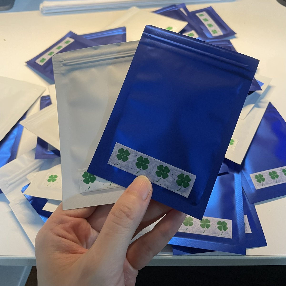 funnylittlelies's tweet image. Giveaway 44 อันพร้อมมม
เปน Official photocard นะค้า อินสอมารับกันเยอะๆ น้าา เด่วเอาบั้มไปแจกด้วย
#WINNER #위너 #OURMOMENT #BANGKOK #WINNEROURMOMENTinBKK