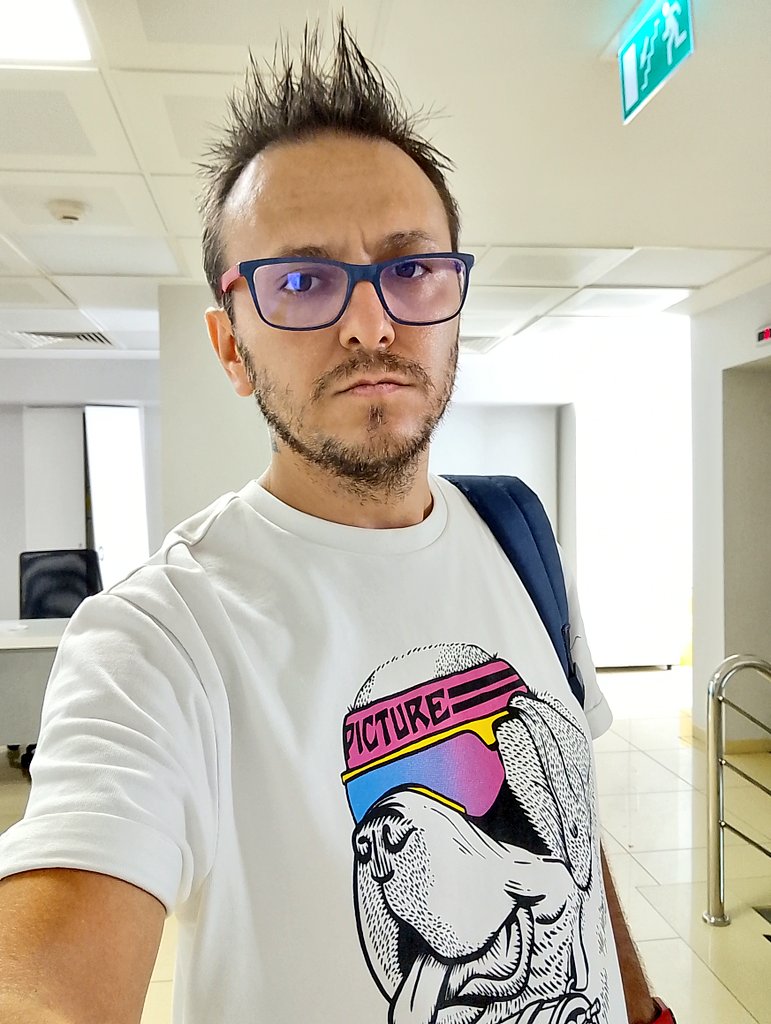 Bankadayım. Rehin alınmadım.