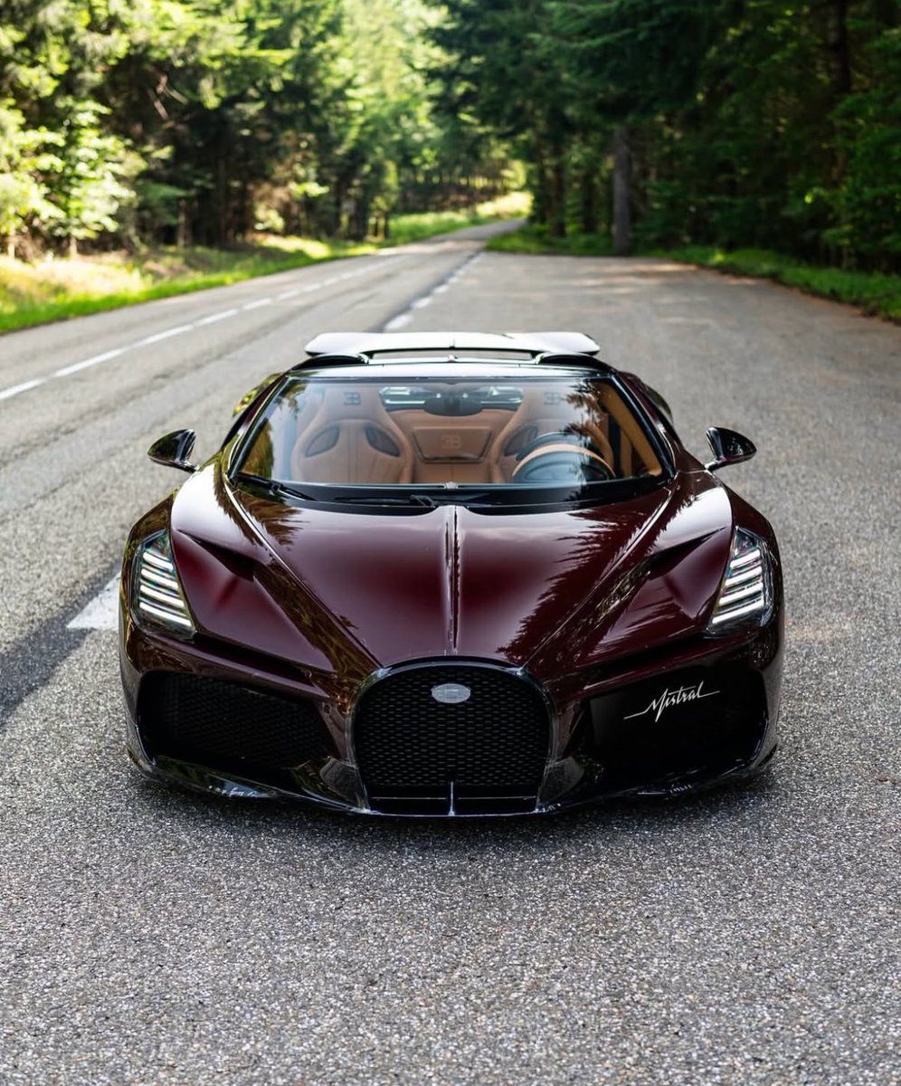 LuxuryCars365's tweet photo. Bugatti Mistral 🥀 https://t.co/2jxv8T1vEI