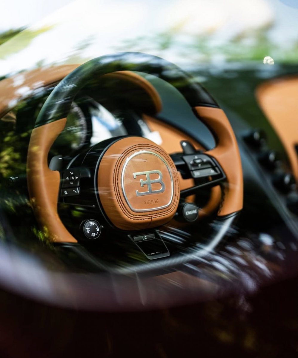 LuxuryCars365's tweet photo. Bugatti Mistral 🥀 https://t.co/2jxv8T1vEI