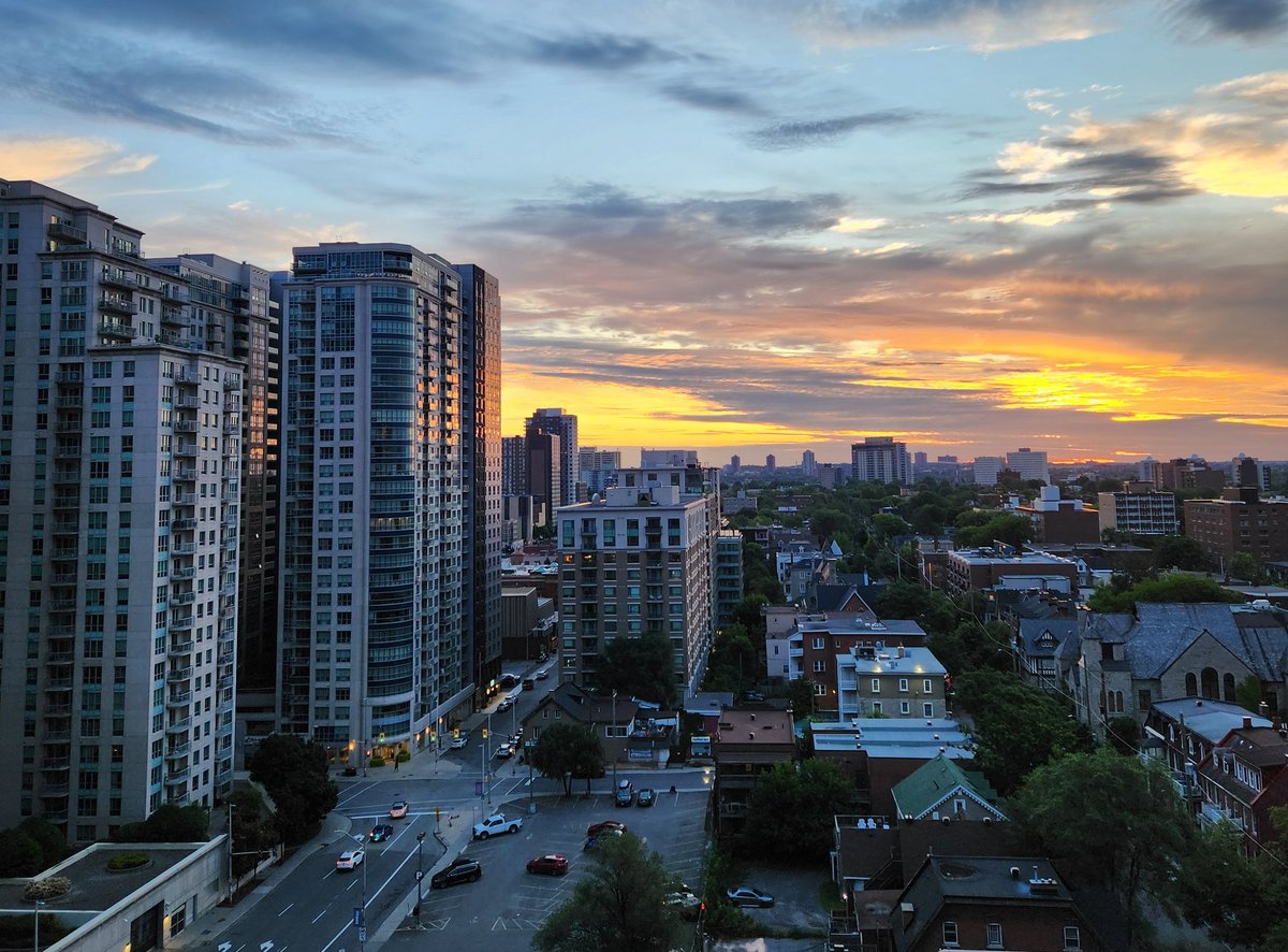 Newswriter22's tweet image. And a happy good morning from Ottawa. Heading home from #AMO2025 after a lot of success and many good memories. Thanks @RedbrickComms for the many assists and congratulations @AMOPolicy for a great event. #ONmuni #LocalGov