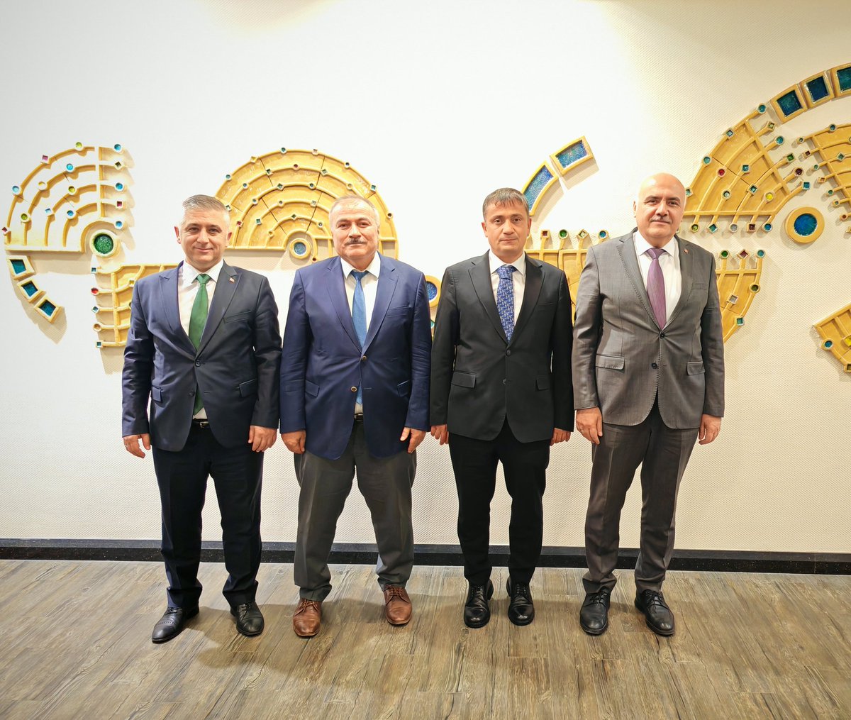 Geçtiğimiz aylarda görevine başlayan Hacettepe Üniversitesi Rektör Danışmanı hemşehrimiz Sn. Adem Çakıcı’yı ziyaret ederek hayırlı olsun dileklerimizi ilettik. 

Misafirperverliği ve samimi sohbeti için teşekkür ediyor, başarılarının daim olmasını diliyorum.